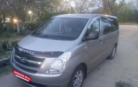 Hyundai Grand Starex Grand Starex I рестайлинг 2, 2011 год, 1 850 000 рублей, 2 фотография