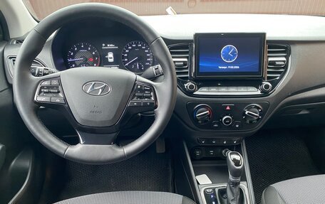 Hyundai Solaris II рестайлинг, 2021 год, 1 570 000 рублей, 8 фотография