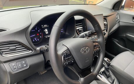 Hyundai Solaris II рестайлинг, 2021 год, 1 570 000 рублей, 10 фотография