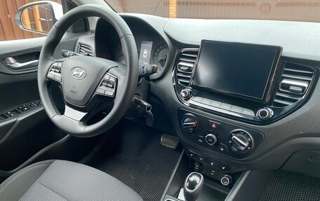 Hyundai Solaris II рестайлинг, 2021 год, 1 570 000 рублей, 14 фотография