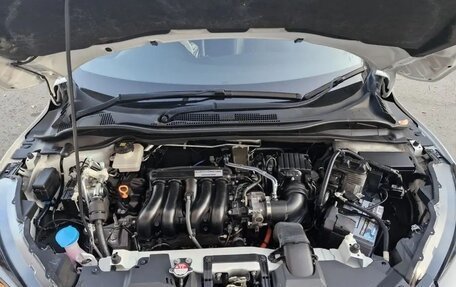 Honda Vezel, 2019 год, 2 200 000 рублей, 4 фотография