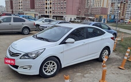 Hyundai Solaris II рестайлинг, 2014 год, 860 000 рублей, 3 фотография