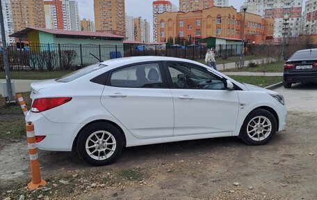 Hyundai Solaris II рестайлинг, 2014 год, 860 000 рублей, 5 фотография