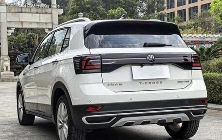 Volkswagen T-Cross I, 2023 год, 1 450 060 рублей, 7 фотография