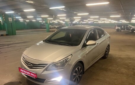 Hyundai Solaris II рестайлинг, 2016 год, 850 000 рублей, 2 фотография