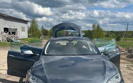 Tesla Model S I, 2013 год, 1 800 000 рублей, 4 фотография