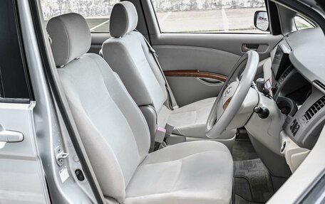 Toyota ISis I, 2010 год, 1 429 000 рублей, 10 фотография