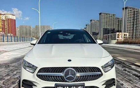 Mercedes-Benz A-Класс, 2021 год, 1 750 000 рублей, 2 фотография