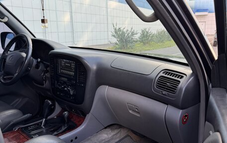 Toyota Land Cruiser 100 рестайлинг 2, 1999 год, 1 400 000 рублей, 7 фотография