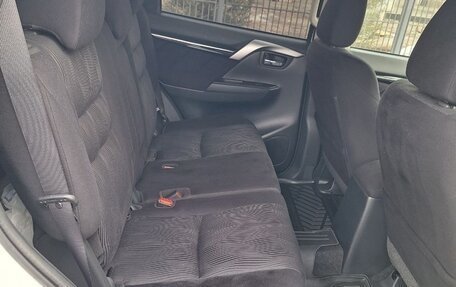 Mitsubishi Pajero Sport III рестайлинг, 2018 год, 3 700 000 рублей, 6 фотография