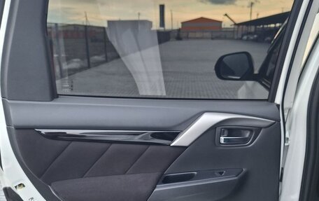 Mitsubishi Pajero Sport III рестайлинг, 2018 год, 3 700 000 рублей, 23 фотография