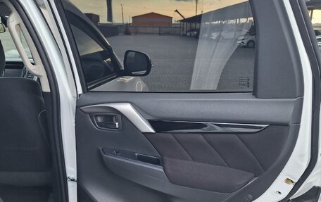 Mitsubishi Pajero Sport III рестайлинг, 2018 год, 3 700 000 рублей, 12 фотография