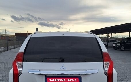 Mitsubishi Pajero Sport III рестайлинг, 2018 год, 3 700 000 рублей, 11 фотография
