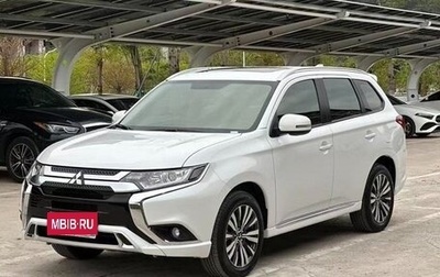 Mitsubishi Outlander III рестайлинг 3, 2022 год, 1 740 000 рублей, 1 фотография