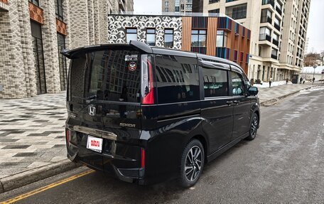 Honda Stepwgn IV, 2018 год, 2 350 000 рублей, 5 фотография