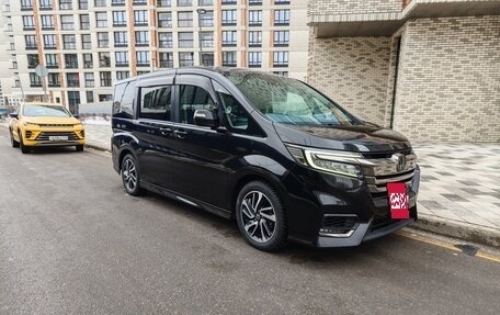 Honda Stepwgn IV, 2018 год, 2 350 000 рублей, 3 фотография