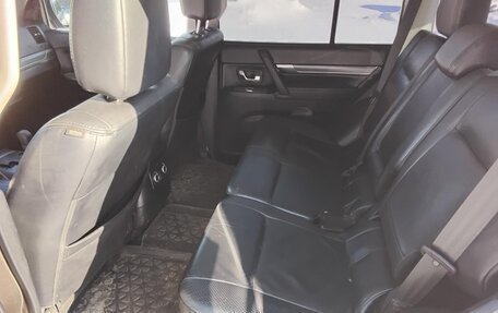 Mitsubishi Pajero IV, 2011 год, 1 600 000 рублей, 6 фотография