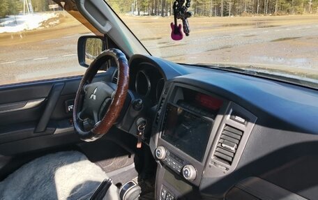 Mitsubishi Pajero IV, 2011 год, 1 600 000 рублей, 5 фотография