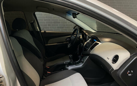 Chevrolet Cruze II, 2012 год, 949 000 рублей, 10 фотография