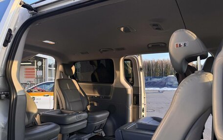 Hyundai Grand Starex Grand Starex I рестайлинг 2, 2019 год, 3 500 000 рублей, 1 фотография