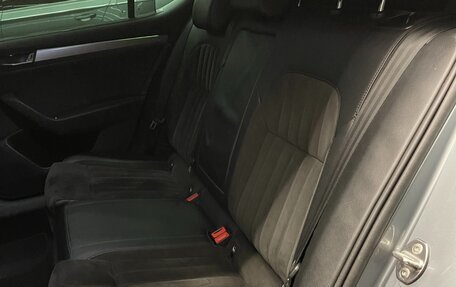 Skoda Superb III рестайлинг, 2015 год, 1 600 000 рублей, 17 фотография