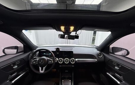 Mercedes-Benz GLB, 2022 год, 2 100 000 рублей, 6 фотография