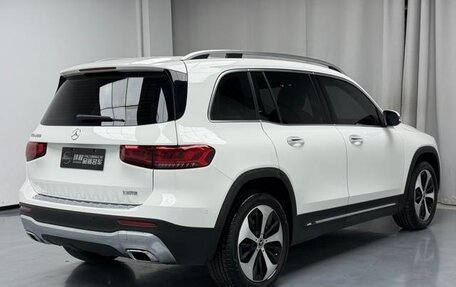Mercedes-Benz GLB, 2022 год, 2 100 000 рублей, 4 фотография