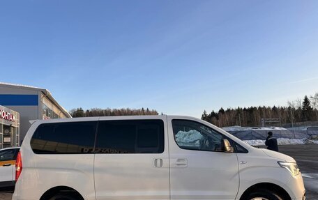 Hyundai Grand Starex Grand Starex I рестайлинг 2, 2019 год, 3 500 000 рублей, 16 фотография