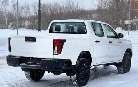 Toyota Hilux, 2025 год, 5 800 000 рублей, 6 фотография