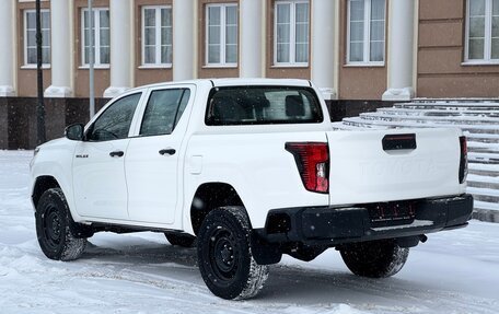 Toyota Hilux, 2025 год, 5 800 000 рублей, 8 фотография