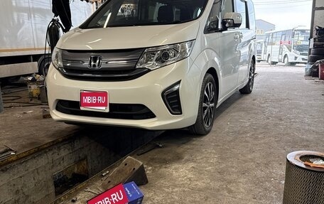 Honda Stepwgn IV, 2015 год, 1 850 000 рублей, 1 фотография