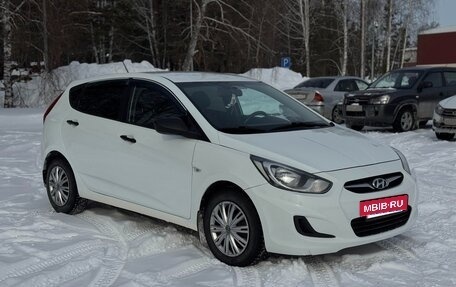 Hyundai Solaris II рестайлинг, 2012 год, 550 000 рублей, 3 фотография