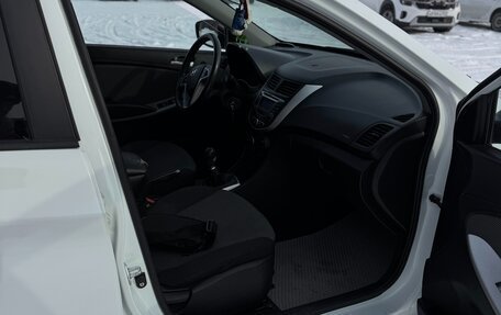 Hyundai Solaris II рестайлинг, 2012 год, 550 000 рублей, 15 фотография