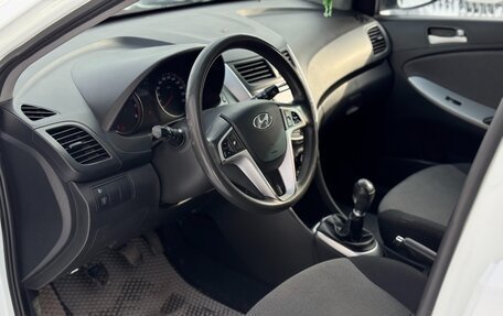 Hyundai Solaris II рестайлинг, 2012 год, 550 000 рублей, 18 фотография