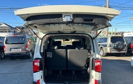 Mitsubishi Delica D:5 I, 2022 год, 2 900 000 рублей, 25 фотография