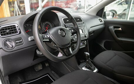 Volkswagen Polo VI (EU Market), 2018 год, 1 125 000 рублей, 18 фотография