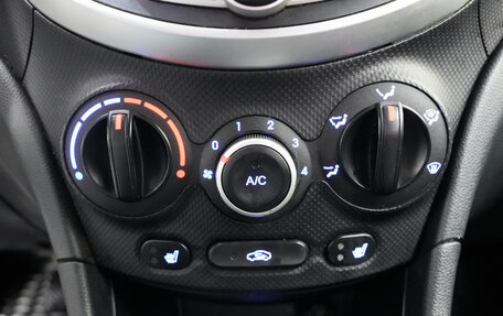 Hyundai Solaris II рестайлинг, 2013 год, 750 000 рублей, 12 фотография