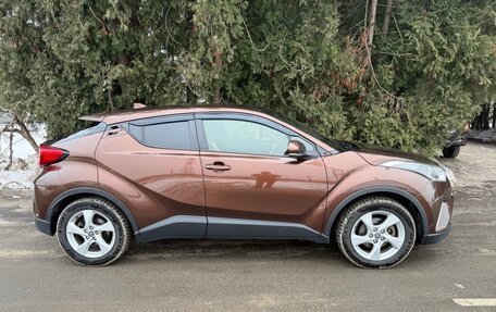 Toyota C-HR I рестайлинг, 2017 год, 1 700 000 рублей, 4 фотография