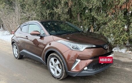 Toyota C-HR I рестайлинг, 2017 год, 1 700 000 рублей, 5 фотография