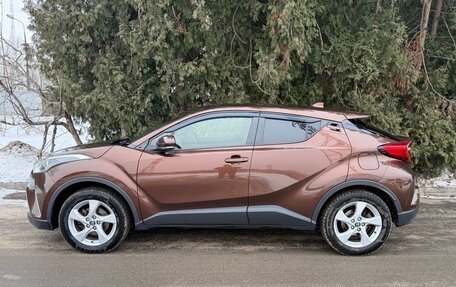 Toyota C-HR I рестайлинг, 2017 год, 1 700 000 рублей, 8 фотография
