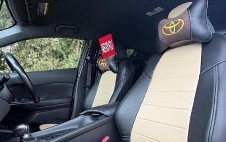 Toyota C-HR I рестайлинг, 2017 год, 1 700 000 рублей, 12 фотография