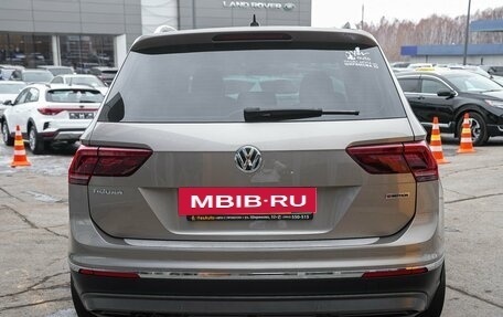 Volkswagen Tiguan II, 2018 год, 2 525 000 рублей, 8 фотография