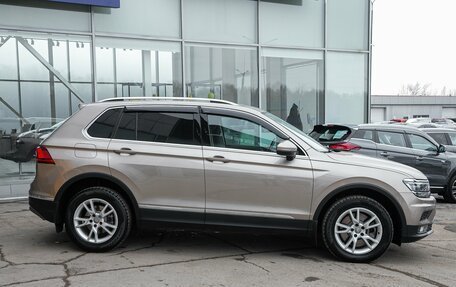 Volkswagen Tiguan II, 2018 год, 2 525 000 рублей, 6 фотография