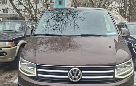 Volkswagen Multivan T6 рестайлинг, 2017 год, 4 500 000 рублей, 5 фотография