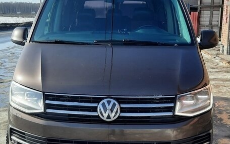 Volkswagen Caravelle T6 рестайлинг, 2016 год, 3 050 000 рублей, 1 фотография