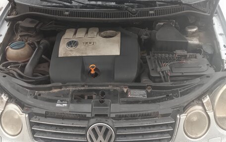 Volkswagen Polo IV рестайлинг, 2004 год, 370 000 рублей, 1 фотография