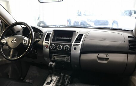 Mitsubishi Pajero Sport II рестайлинг, 2014 год, 2 030 000 рублей, 11 фотография