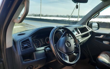 Volkswagen Caravelle T6 рестайлинг, 2016 год, 3 050 000 рублей, 3 фотография