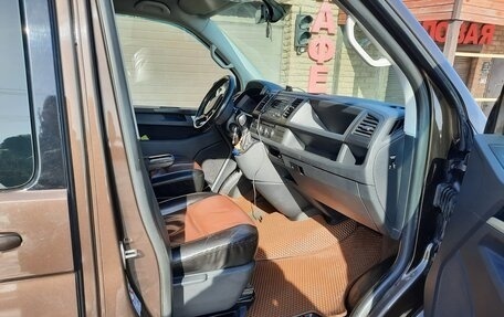 Volkswagen Caravelle T6 рестайлинг, 2016 год, 3 050 000 рублей, 12 фотография