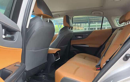 Toyota Venza, 2022 год, 4 112 000 рублей, 17 фотография